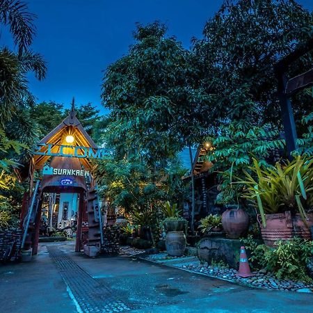 Suankaew​ Art​ Hostel​ Чонбури Экстерьер фото