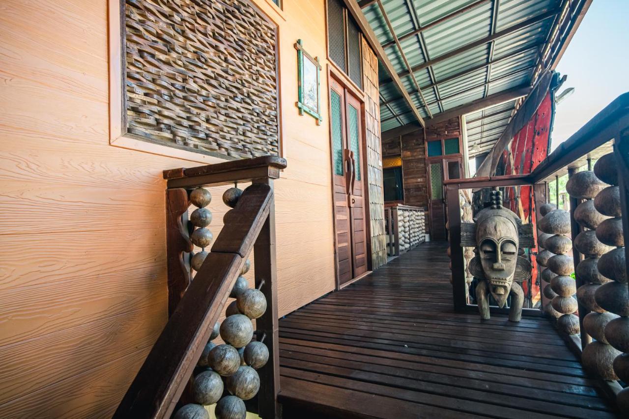 Suankaew​ Art​ Hostel​ Чонбури Экстерьер фото
