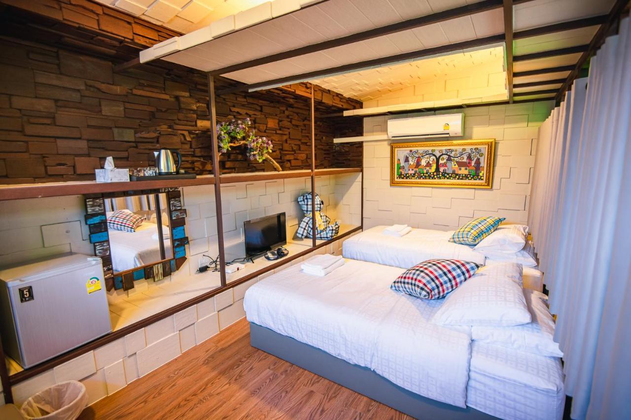 Suankaew​ Art​ Hostel​ Чонбури Экстерьер фото
