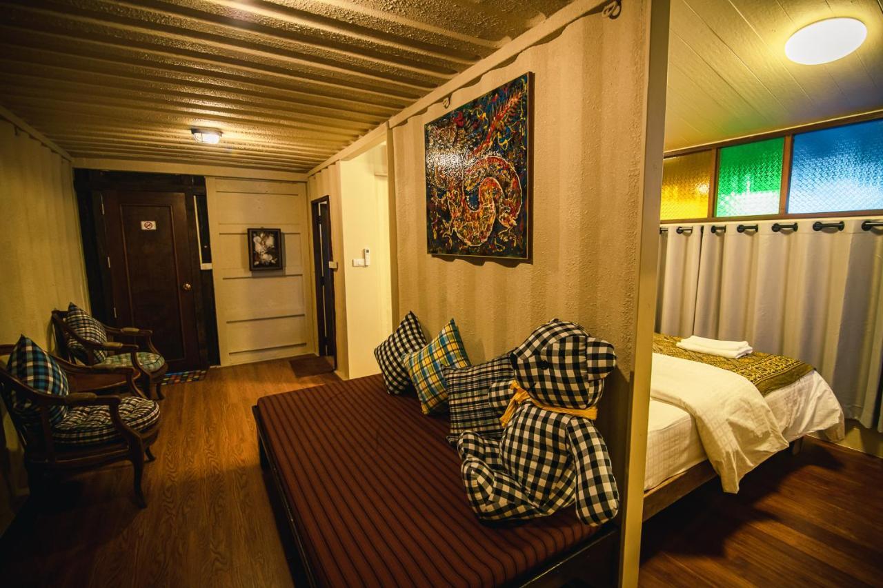 Suankaew​ Art​ Hostel​ Чонбури Экстерьер фото