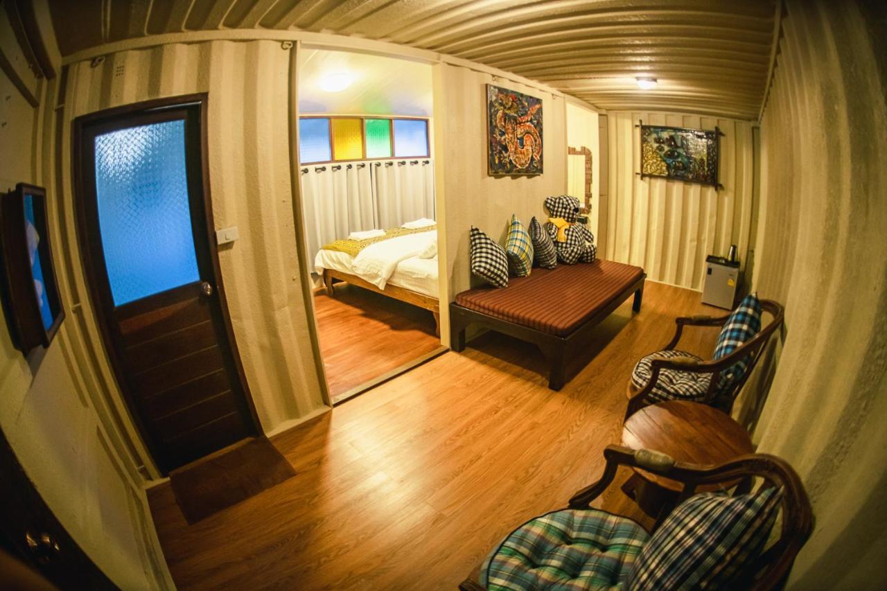 Suankaew​ Art​ Hostel​ Чонбури Экстерьер фото
