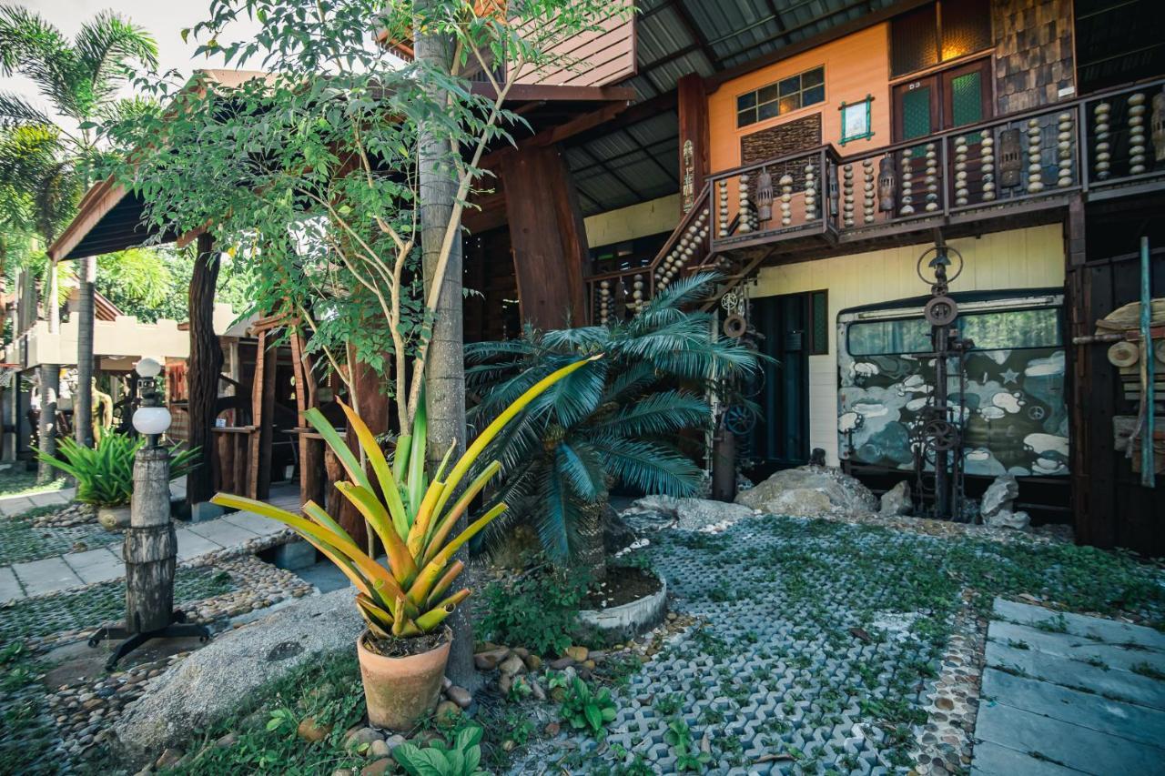 Suankaew​ Art​ Hostel​ Чонбури Экстерьер фото